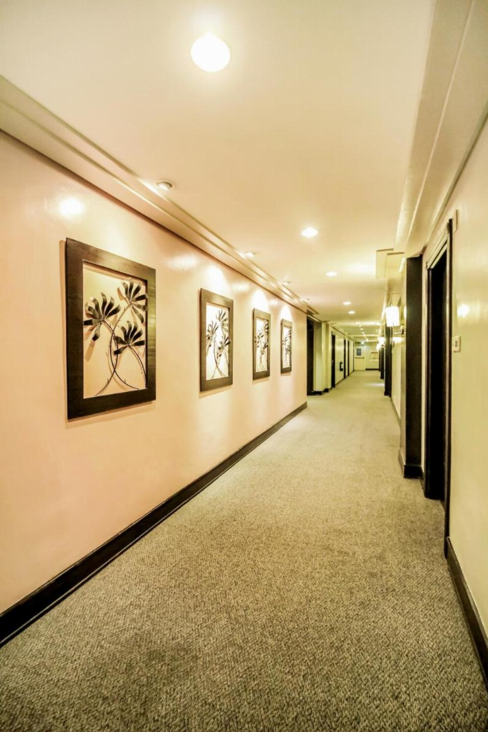 Makati Palace Hotel Image 25
