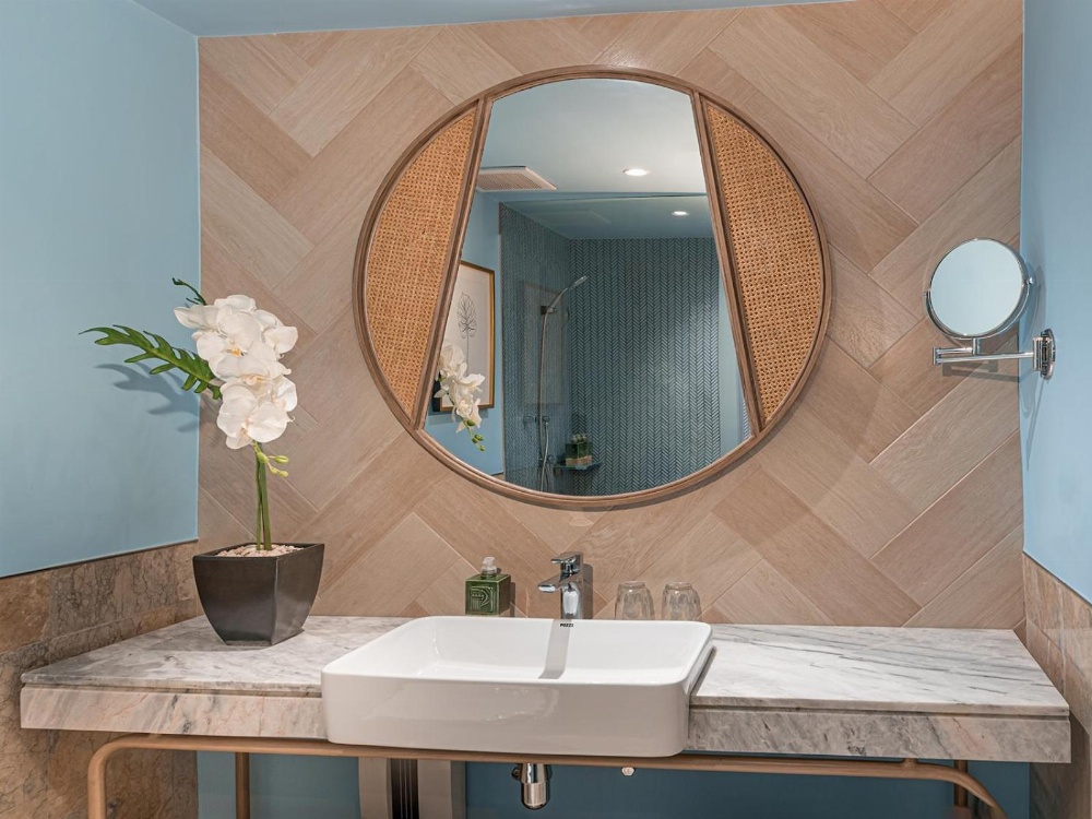 Makati Palace Hotel Main image